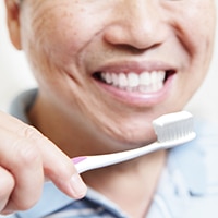 How to Keep Your Teeth Healthy at Work